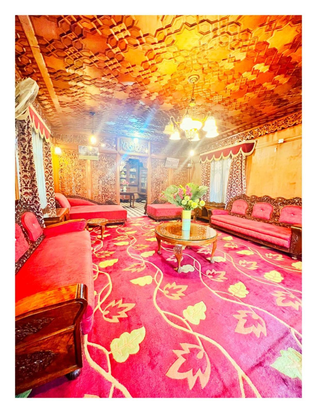Mossess Group Of Houseboats 호텔 Srīnagar 외부 사진