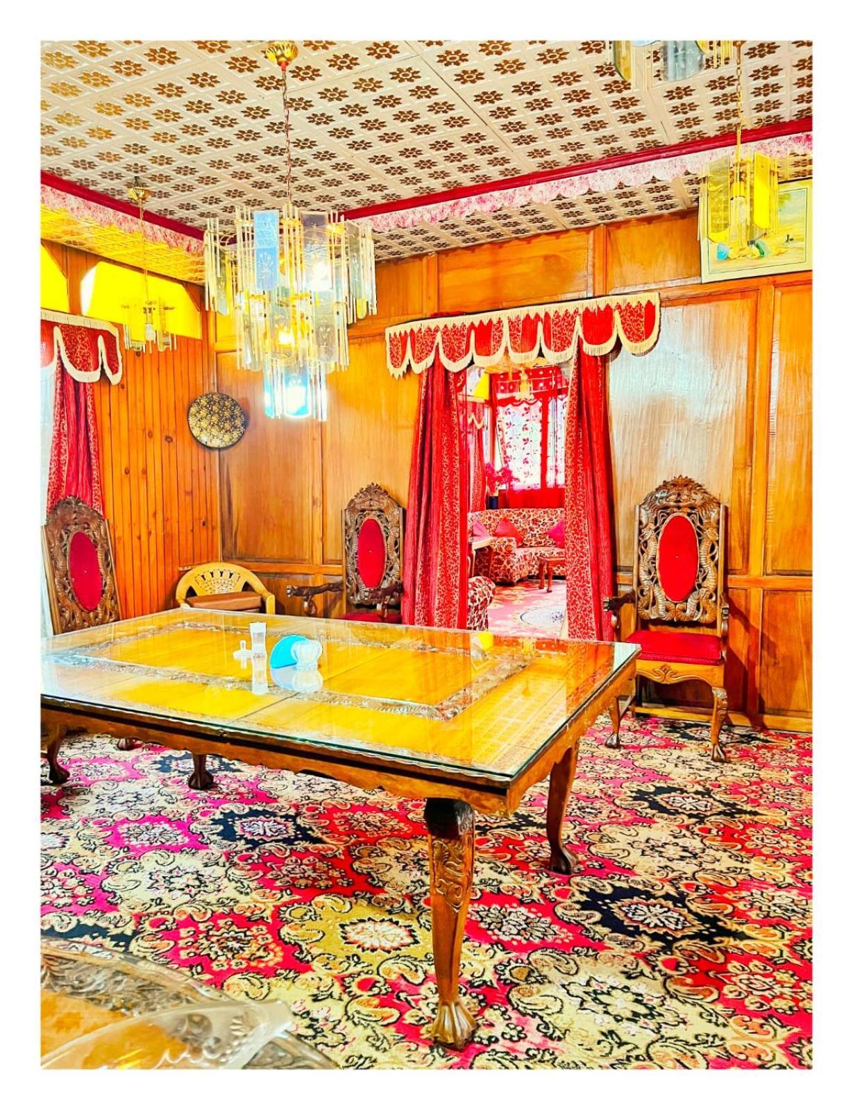 Mossess Group Of Houseboats 호텔 Srīnagar 외부 사진