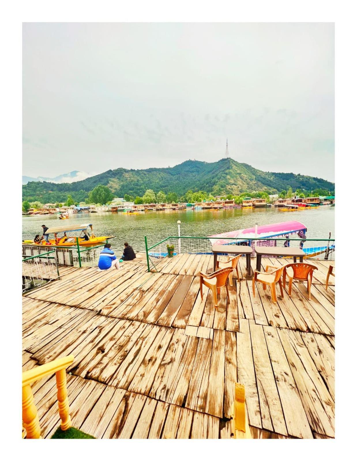 Mossess Group Of Houseboats 호텔 Srīnagar 외부 사진