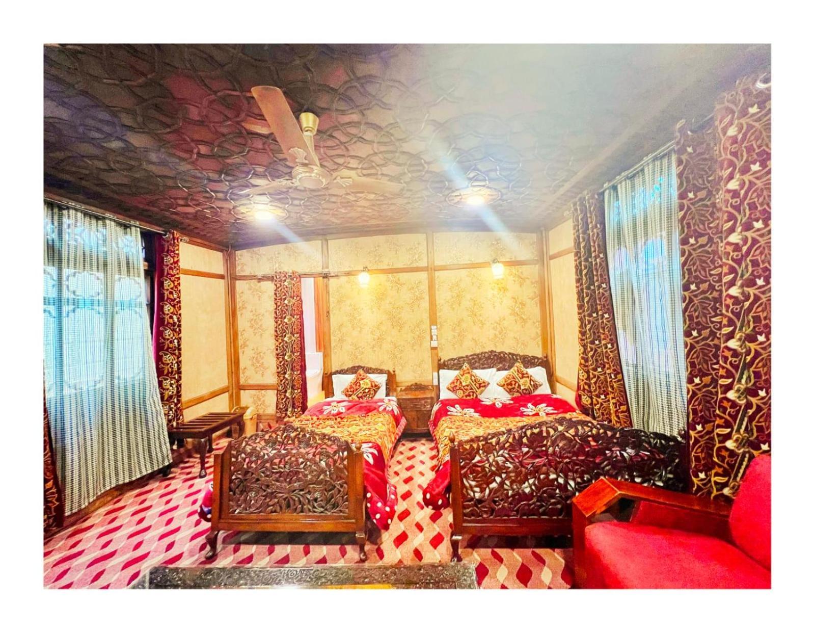 Mossess Group Of Houseboats 호텔 Srīnagar 외부 사진