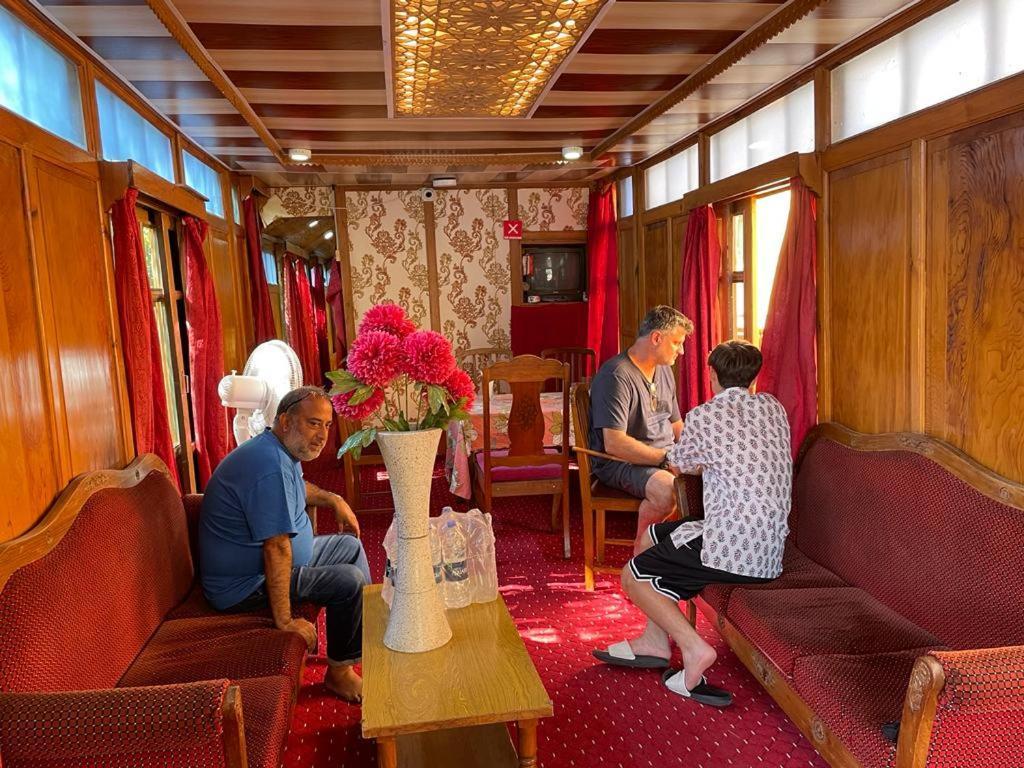 Mossess Group Of Houseboats 호텔 Srīnagar 외부 사진
