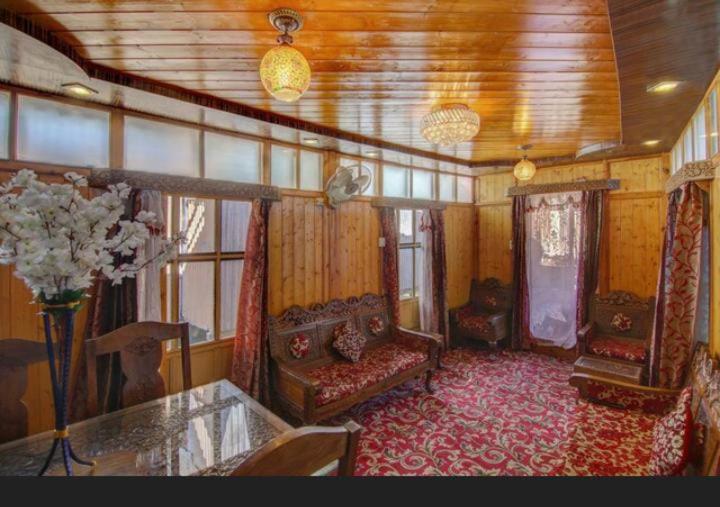 Mossess Group Of Houseboats 호텔 Srīnagar 외부 사진