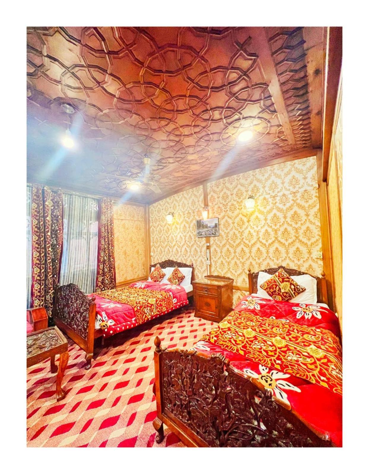 Mossess Group Of Houseboats 호텔 Srīnagar 외부 사진